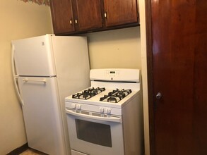 604 Princeton St in Grove City, PA - Building Photo - Building Photo