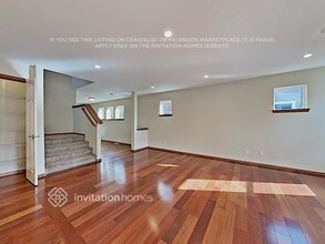 10307 184th Ave E in Bonney Lake, WA - Foto de edificio - Building Photo