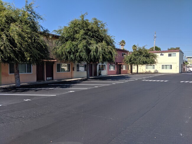 The Townhomes of Casa de Luna in Hayward, CA - Building Photo - Building Photo