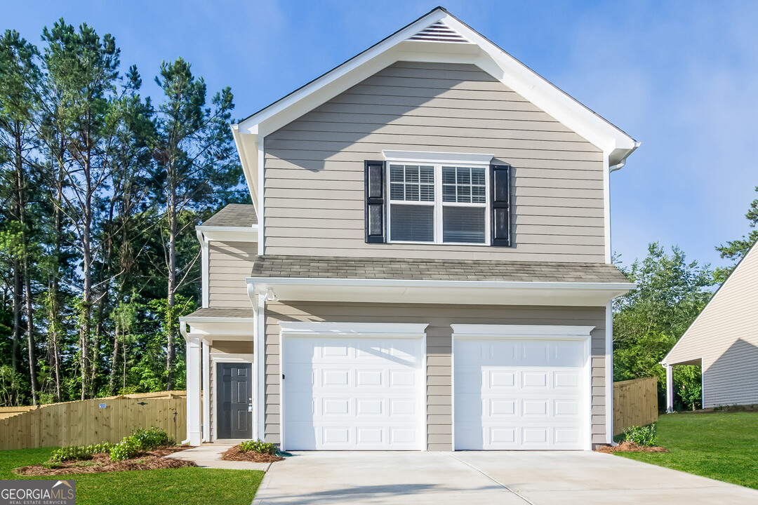 211 Comet Ct in Dallas, GA - Building Photo