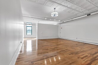 83 Main St-Unit -5 in Woonsocket, RI - Building Photo - Building Photo