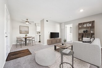 The Warwick in Oklahoma City, OK - Foto de edificio - Building Photo