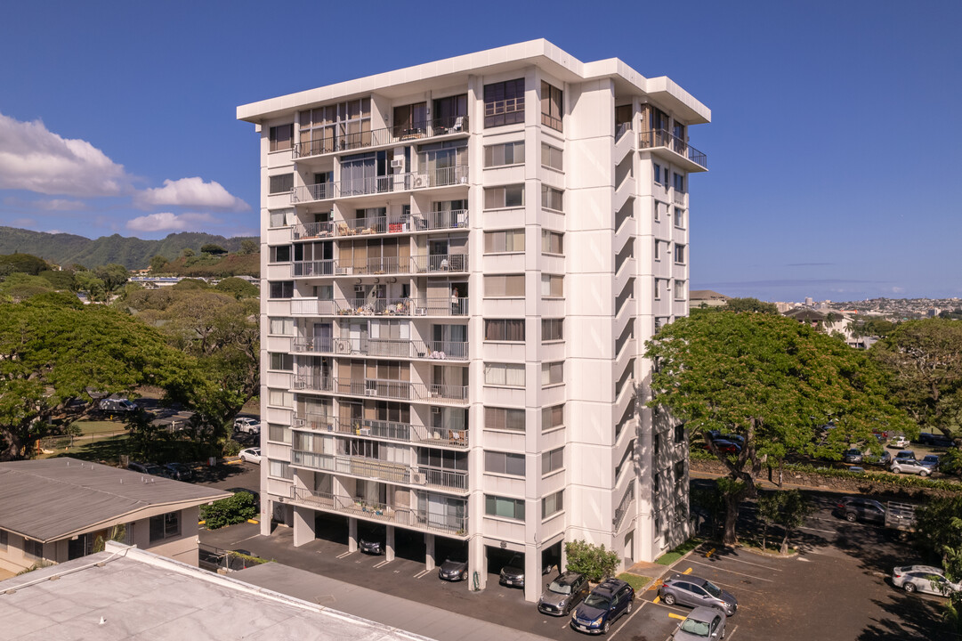 The Pleasanton in Honolulu, HI - Building Photo