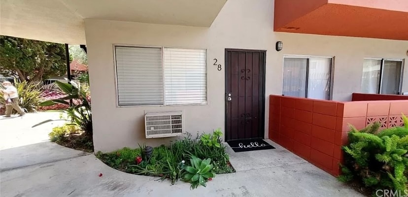 5021 Atlantic Ave, Unit 28 in Long Beach, CA - Building Photo