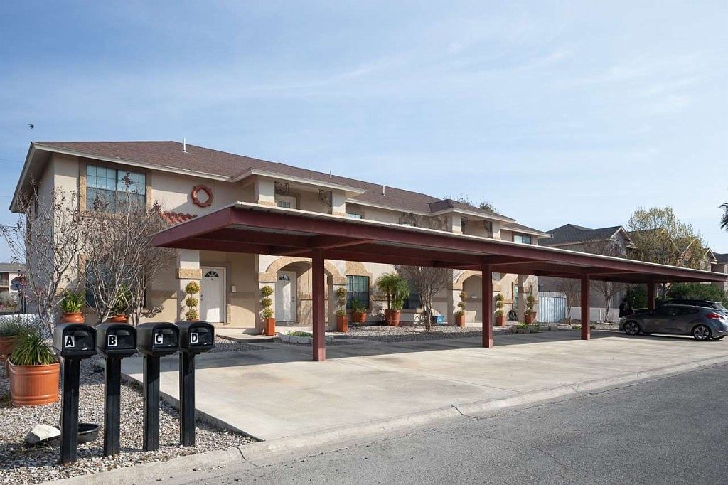 113 Ramon Cardenas Dr in Del Rio, TX - Building Photo