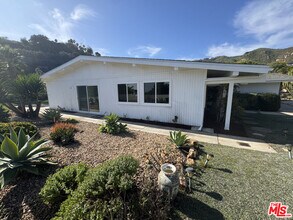 1271 El Hito Cir in Los Angeles, CA - Building Photo - Building Photo