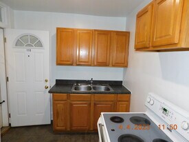 115 Hudson Ave in Pontiac, MI - Building Photo