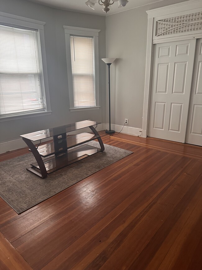 14 Antrim St, Unit 2