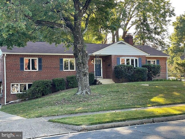 3250 Faragut Ct