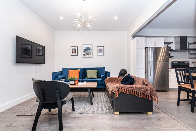 4006 Rue Hochelaga in Montréal, QC - Building Photo - Building Photo