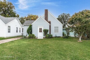 1112 Delhi St in Bossier City, LA - Building Photo