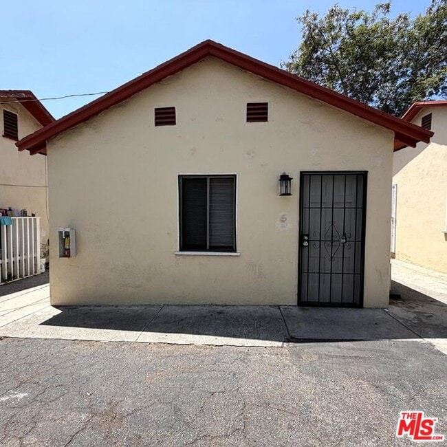 property at 139 S Rosemead Blvd