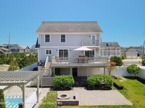 912 Ocean Ave in Mantoloking, NJ - Building Photo - Building Photo