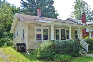 250 S Barnard St in State College, PA - Building Photo