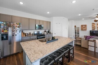 5726 Hematite Rim in San Antonio, TX - Building Photo - Building Photo