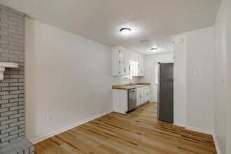 1182 Whit Davis Rd in Athens, GA - Building Photo - Building Photo