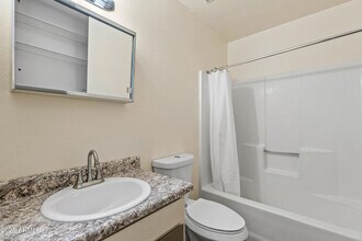 114 E Paseo del Rio in Flagstaff, AZ - Building Photo - Building Photo