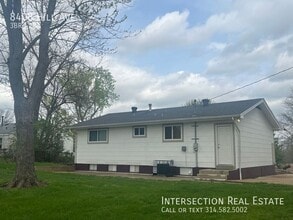 8408 Hill Ave in St. Louis, MO - Building Photo - Building Photo