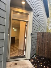 7327 S 13th St in Ridgefield, WA - Foto de edificio - Building Photo