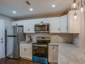 807 Riviera Dr, Unit 809 in Murfreesboro, TN - Foto de edificio - Building Photo