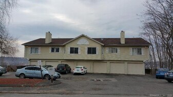 415 Wilson St in Waterbury, CT - Building Photo