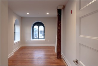 2200 E Norris St in Philadelphia, PA - Building Photo - Interior Photo