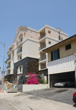 3140 San Marino St in Los Angeles, CA - Building Photo - Building Photo