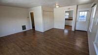 1411 Crescent Ave, Unit 1411 in Klamath Falls, OR - Foto de edificio - Building Photo