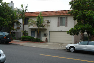 452 E Magnolia Blvd in Burbank, CA - Building Photo - Building Photo