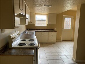 4211 Benard Ct in Pasadena, TX - Building Photo - Building Photo