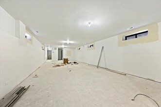 229 W 22nd Pl in Chicago, IL - Building Photo - Interior Photo