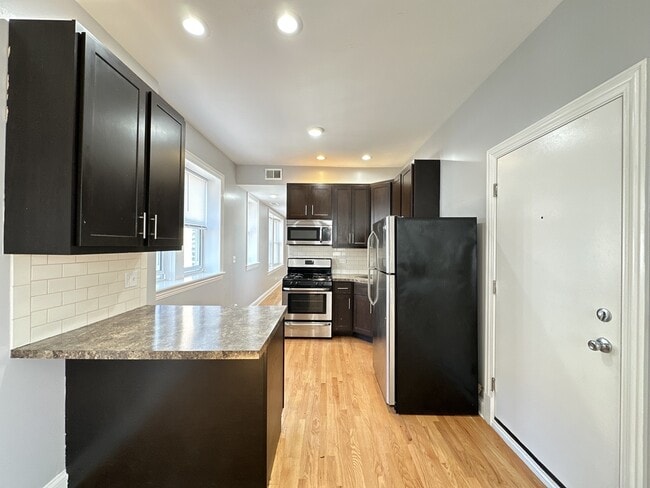 4452 N Sheridan Rd, Unit M08H in Chicago, IL - Foto de edificio - Building Photo