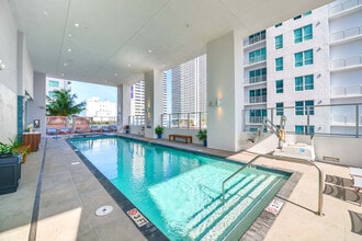 227 NE 2nd St in Miami, FL - Building Photo - Building Photo
