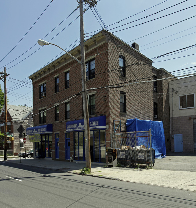 959 Van Duzer St in Staten Island, NY - Building Photo