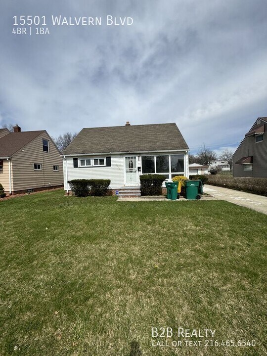 15501 Walvern Blvd in Maple Heights, OH - Building Photo