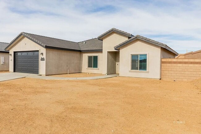 2004 S Del Rosa Dr in Ridgecrest, CA - Building Photo - Building Photo