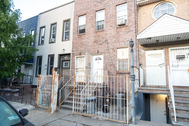 28 Radde Pl in Brooklyn, NY - Building Photo - Building Photo