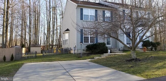 property at 836 Knob Ct