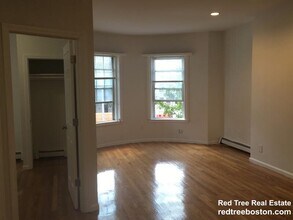 30 S Huntington Ave, Unit 1 in Boston, MA - Building Photo - Building Photo