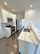 2801 San Marino St in Los Angeles, CA - Foto de edificio - Building Photo