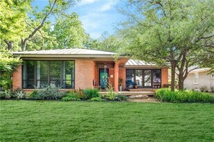 7326 Lehigh Dr in Dallas, TX - Building Photo