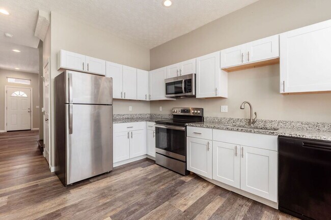 1363 Summit St in Columbus, OH - Building Photo - Building Photo