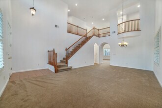 10849 Brookfield Ave in Stockton, CA - Foto de edificio - Building Photo