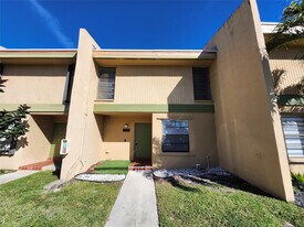 9421 NW 15th St in Pembroke Pines, FL - Building Photo