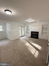 17301 Pacific Rim Terrace in Dumfries, VA - Foto de edificio - Building Photo