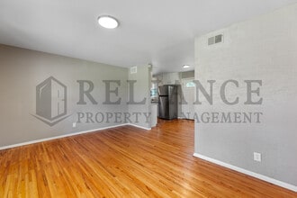 2340 S Vine St in Wichita, KS - Building Photo - Building Photo