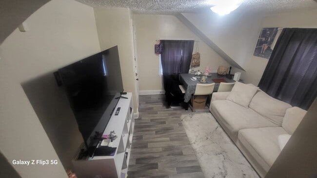 860 Mineral Spring Ave, Unit 2nd floor