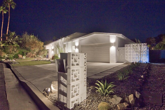 36422 Sandsal Cir in Rancho Mirage, CA - Foto de edificio - Building Photo