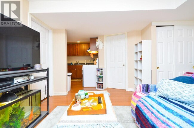 23 Elephant Hill Dr in Bowmanville, ON - Building Photo - Building Photo