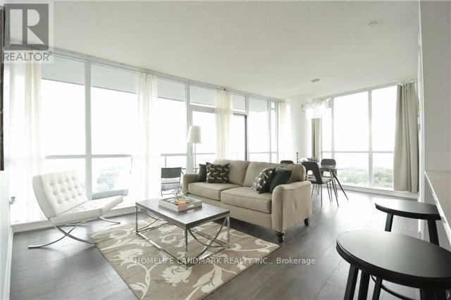 66 Forest Manor Rd in Toronto, ON - Building Photo - Building Photo